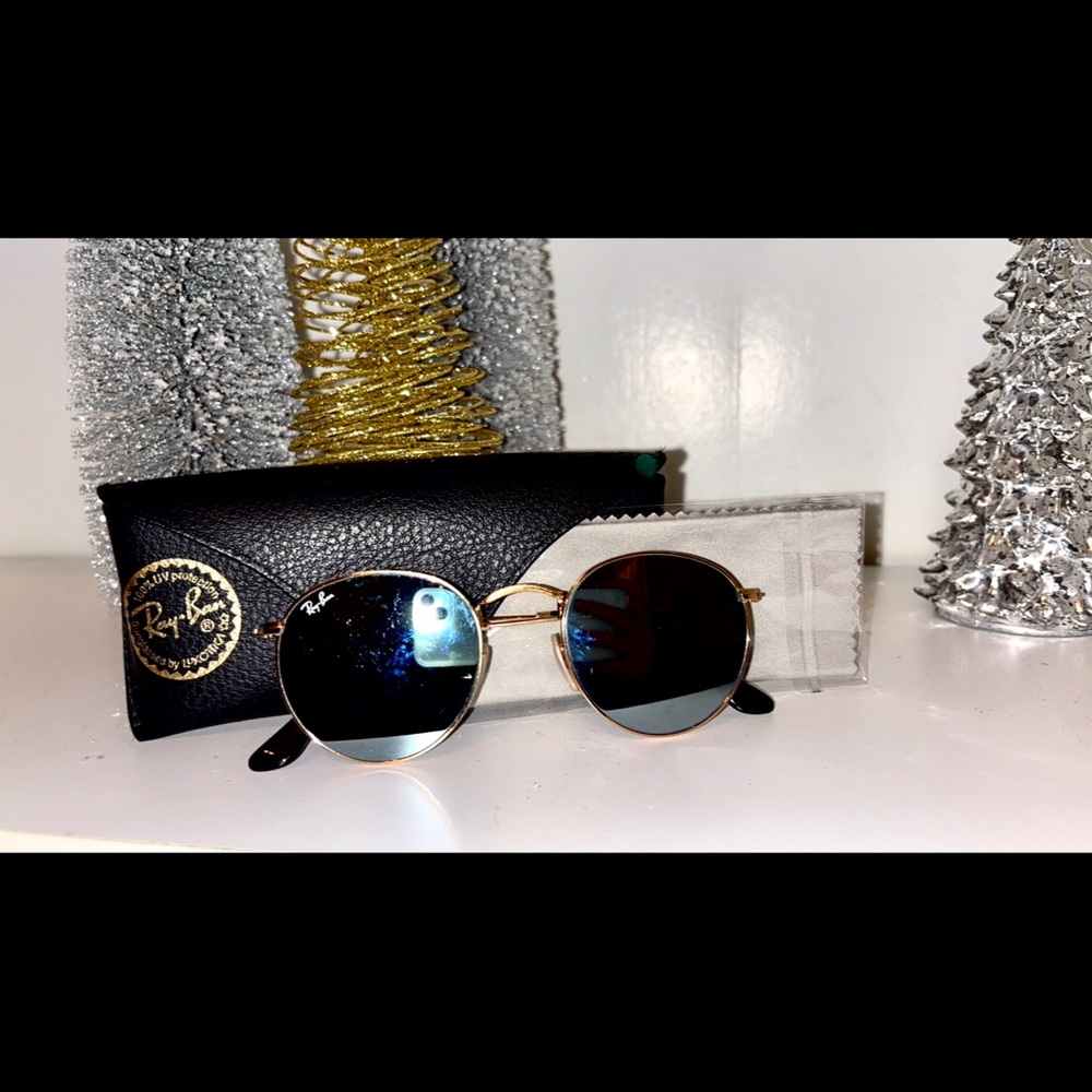 Ray-Ban Round Sunglasses with Gold Frame